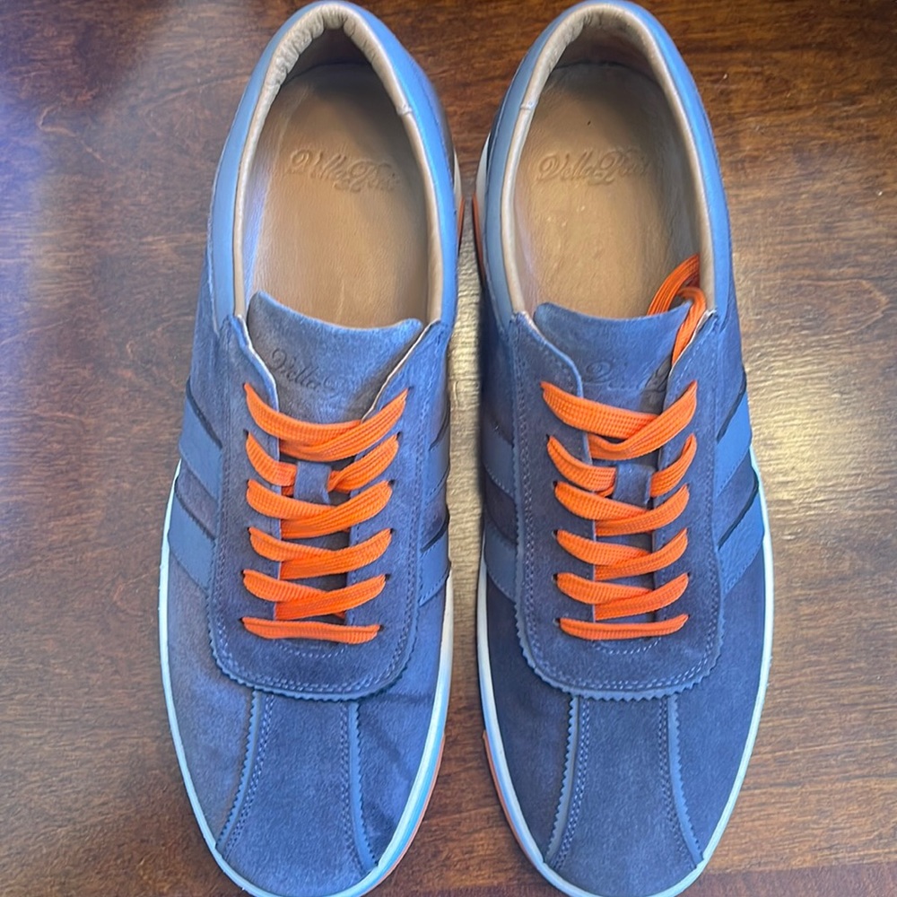 Fine Cow-skinned Suede upper

*Leather lining

*Light EVA Sole

*Padded insole